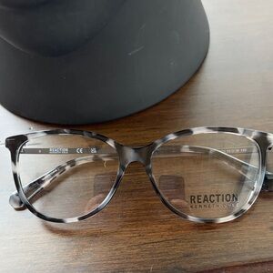 Kenneth Cole Reaction Black and Gray Tortoise Shell Glasses With Case 53-14-140